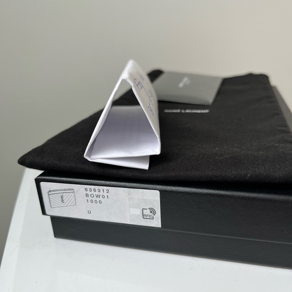 YSL CASSANDRE MATELASSÉ ZIPPED POUCH IN GRAIN DE POUDRE EMBOSSED LEATHER - Picture 16 of 16